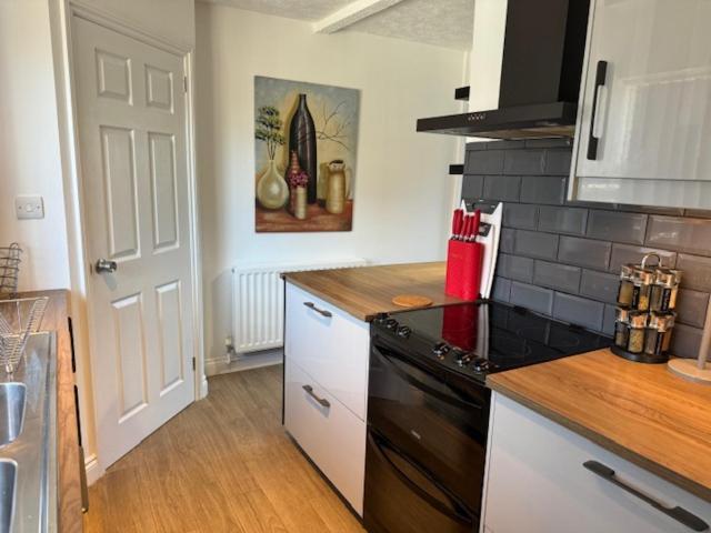 Netflix Home Jacuzzi Gym Fast Wifi Ps5 Free Parking 2 Spaces Hereford Exterior photo